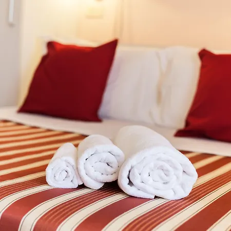 Hotel Color Metropolitan Family