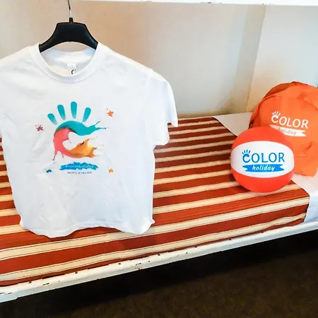 Color Metropolitan Family