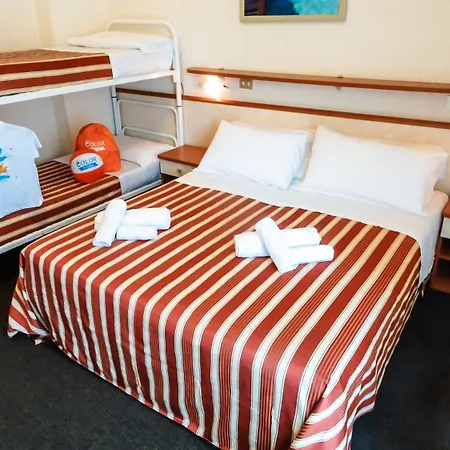 Hotel Color Metropolitan Family