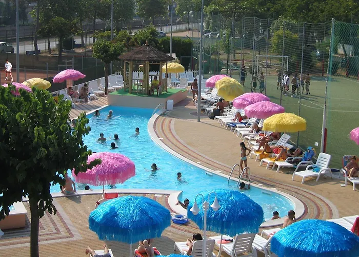 Color Metropolitan Family 切塞纳蒂科