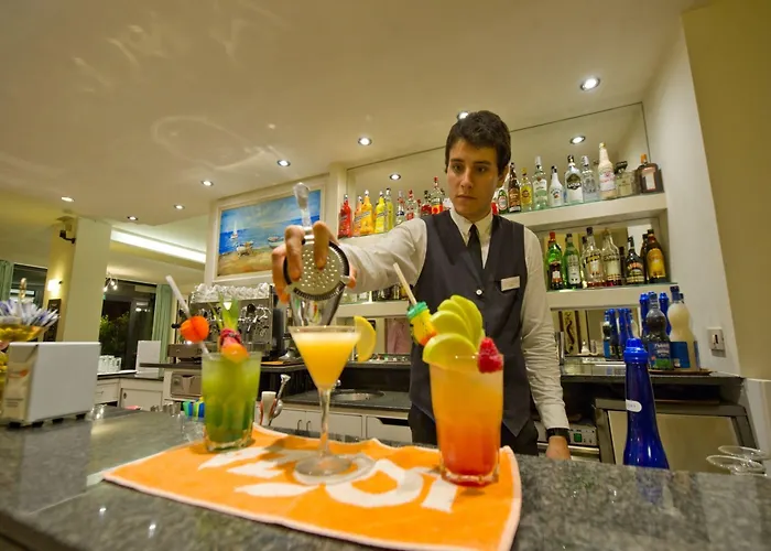 Color Metropolitan Family 3*