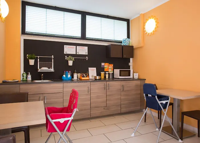 Color Metropolitan Family 切塞纳蒂科