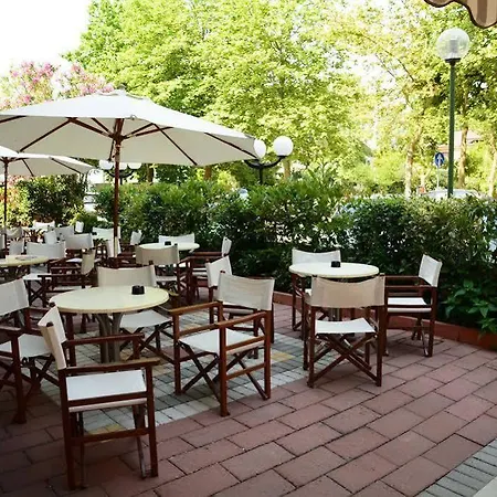 Color Metropolitan Family 3* Cesenatico