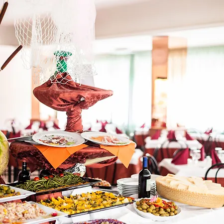 Color Metropolitan Family 3*