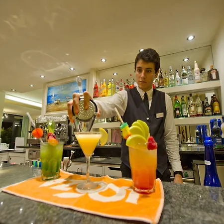 Color Metropolitan Family 3*