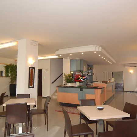 Color Metropolitan Family Ξενοδοχείο