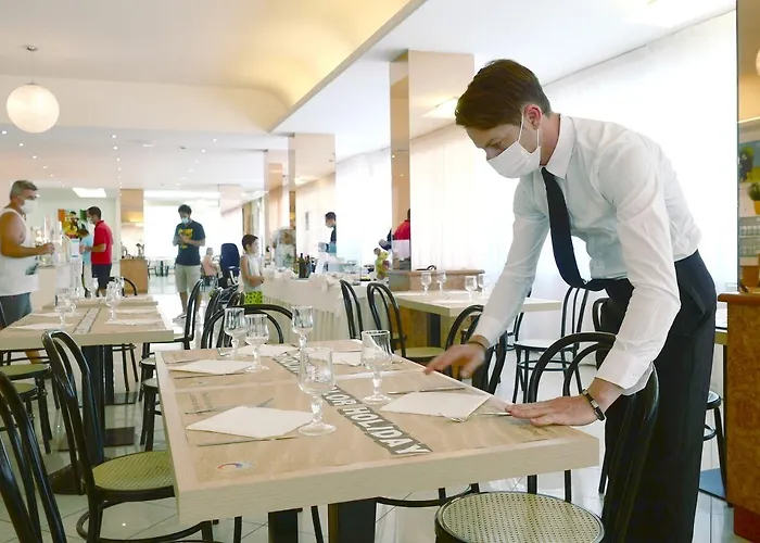 Color Metropolitan Family 3*