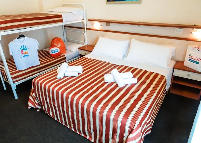 Hotel Color Metropolitan Family